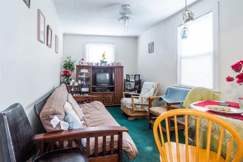 41 Kinsley Street Nashua NH 03060