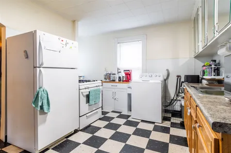 41 Kinsley Street Nashua NH 03060