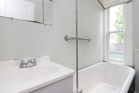 21 Knight Street Rochester NH 03867