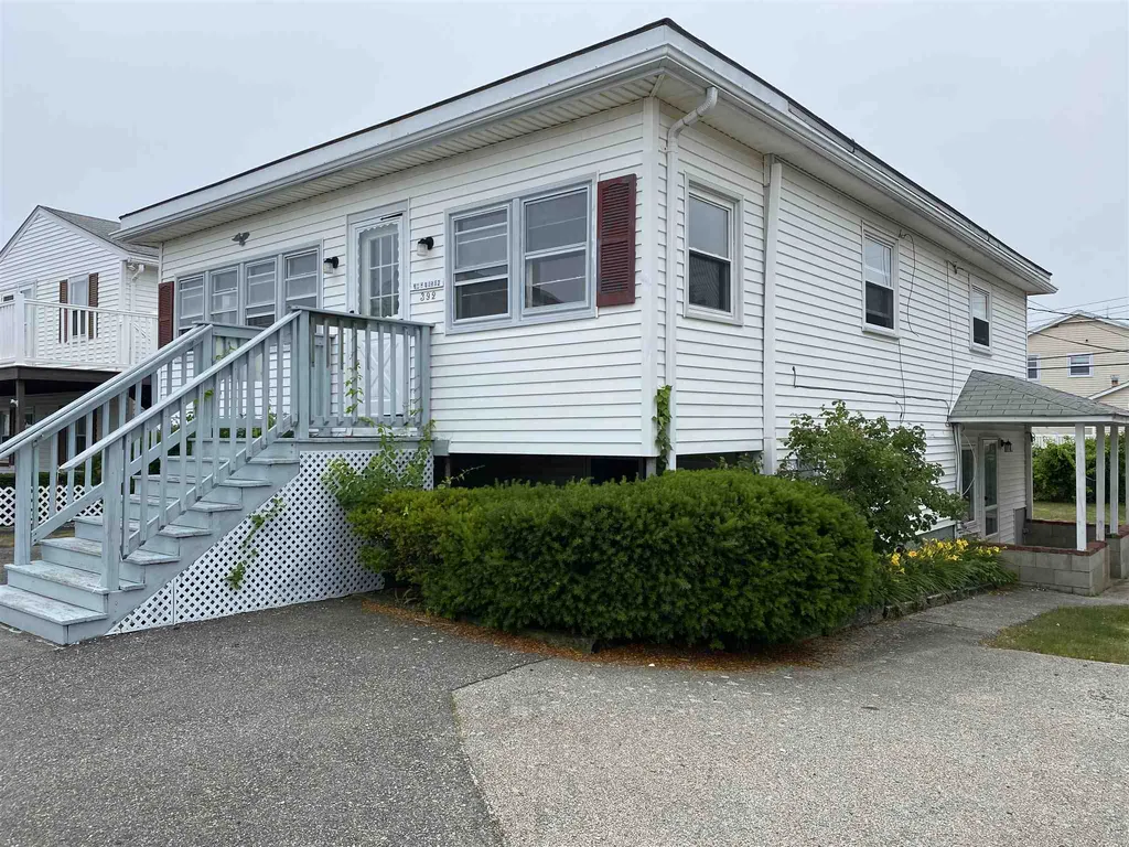392 Plymouth Street Seabrook NH 03874
