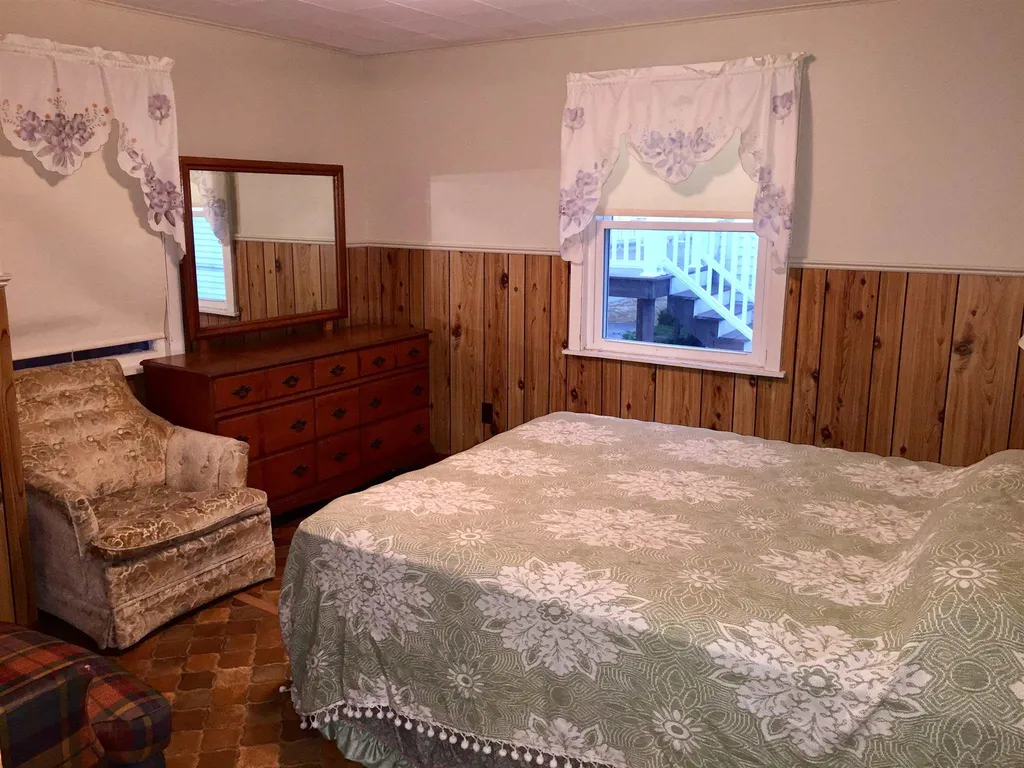 392 Plymouth Street Seabrook NH 03874