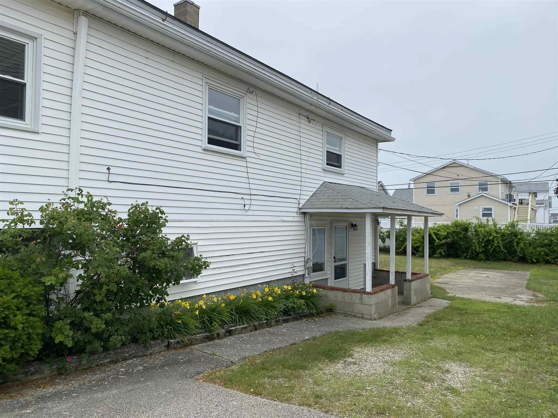 392 Plymouth Street Seabrook NH 03874
