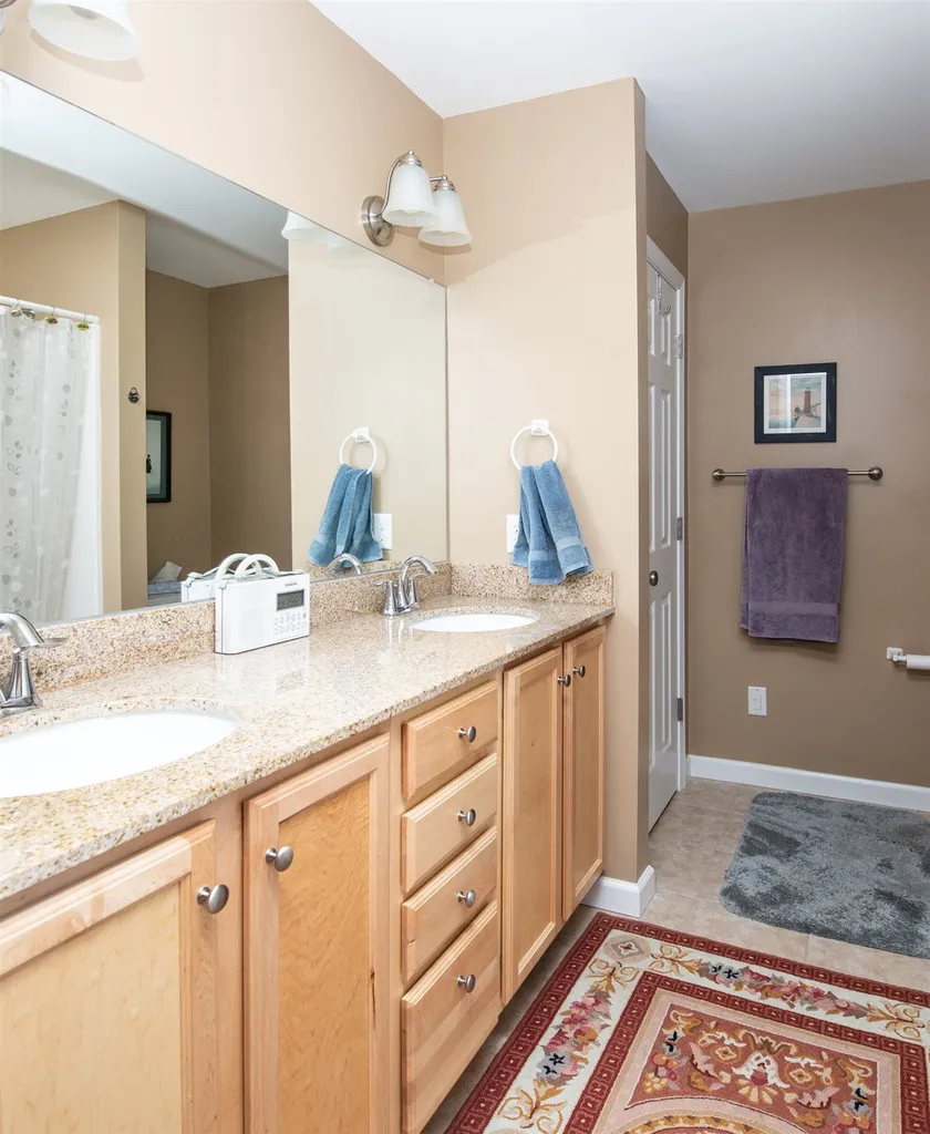 49 Fielding Lane South Burlington VT 05403