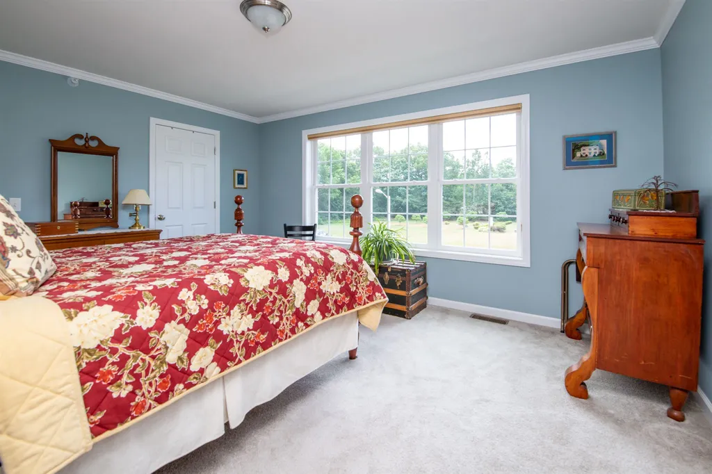 49 Fielding Lane South Burlington VT 05403