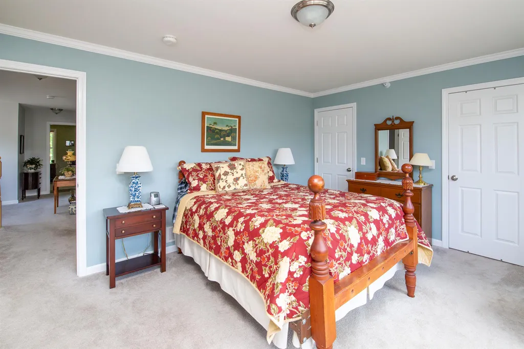 49 Fielding Lane South Burlington VT 05403