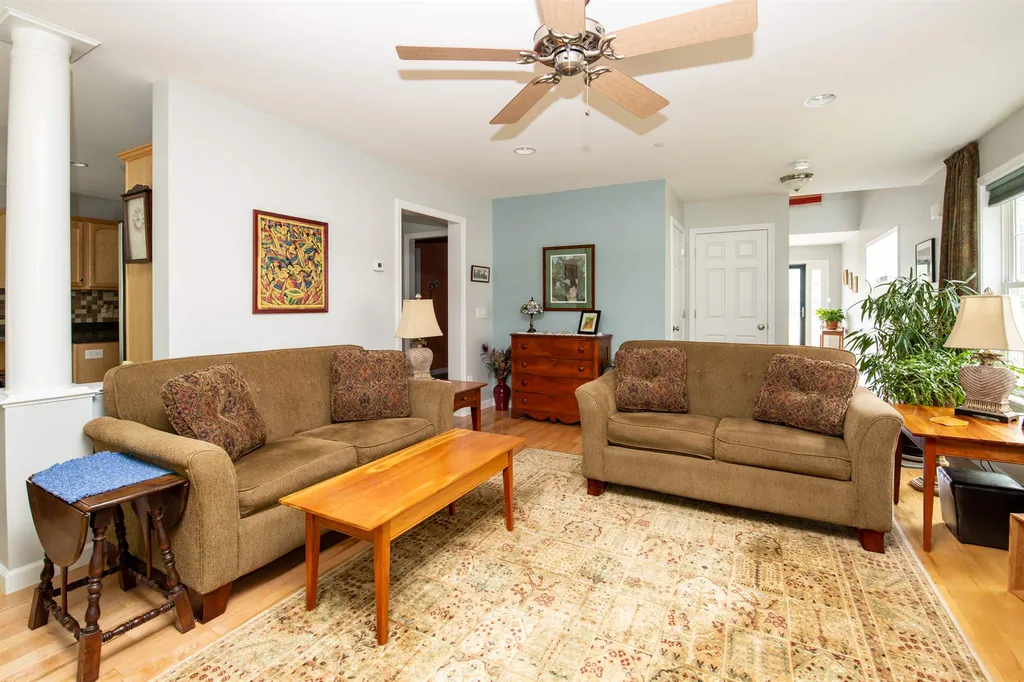 49 Fielding Lane South Burlington VT 05403