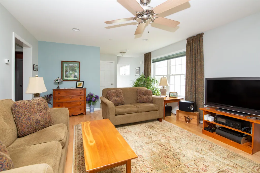 49 Fielding Lane South Burlington VT 05403