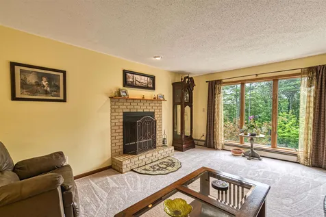 68 Stagecoach Road Sunapee NH 03782