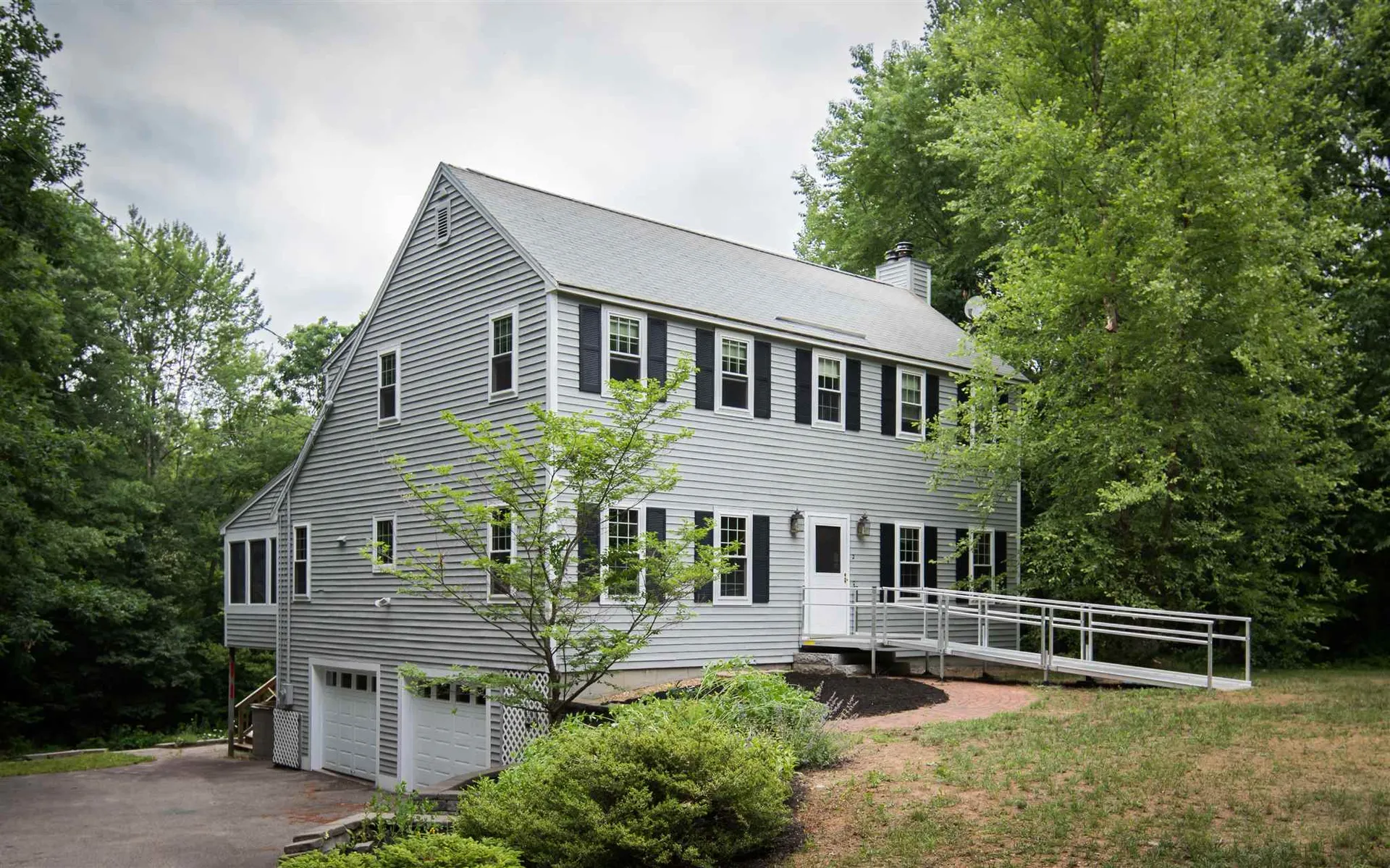 2 Crossman Circle Newton NH 03858
