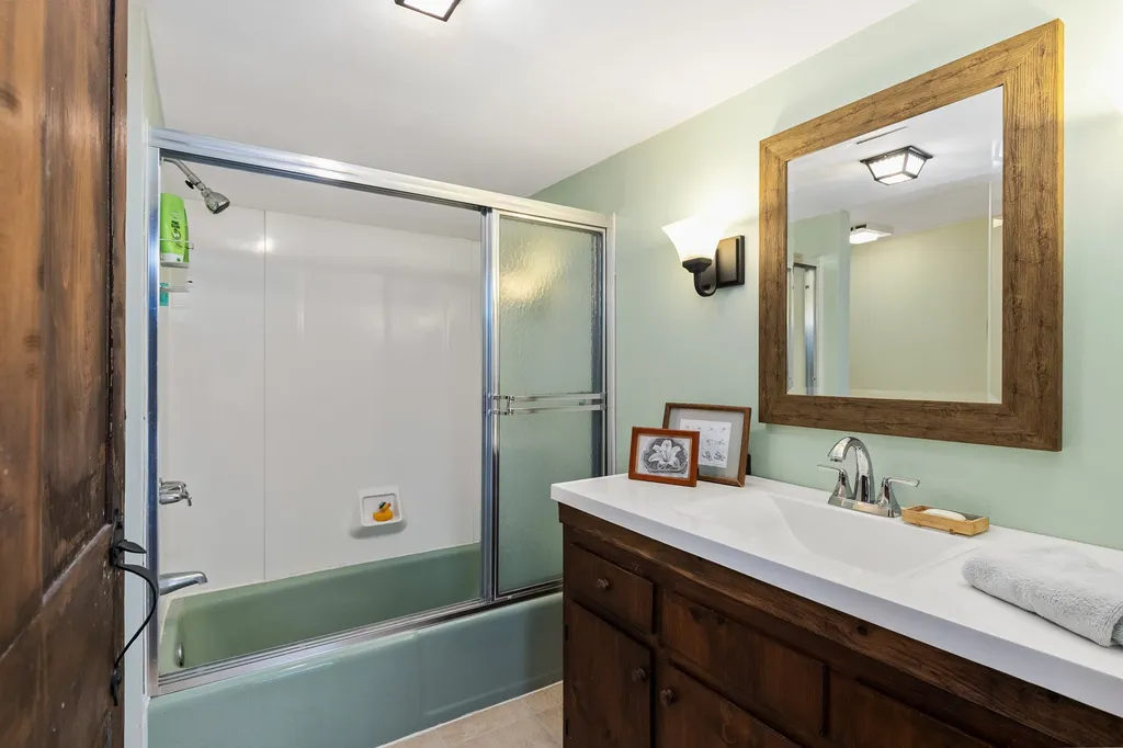 166 Pickpocket Road Brentwood NH 03833