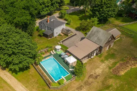 166 Pickpocket Road Brentwood NH 03833