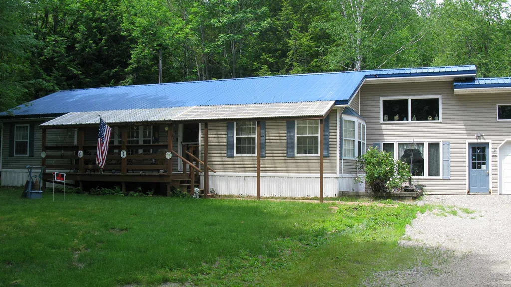 9 Gill Street Gorham NH 03581