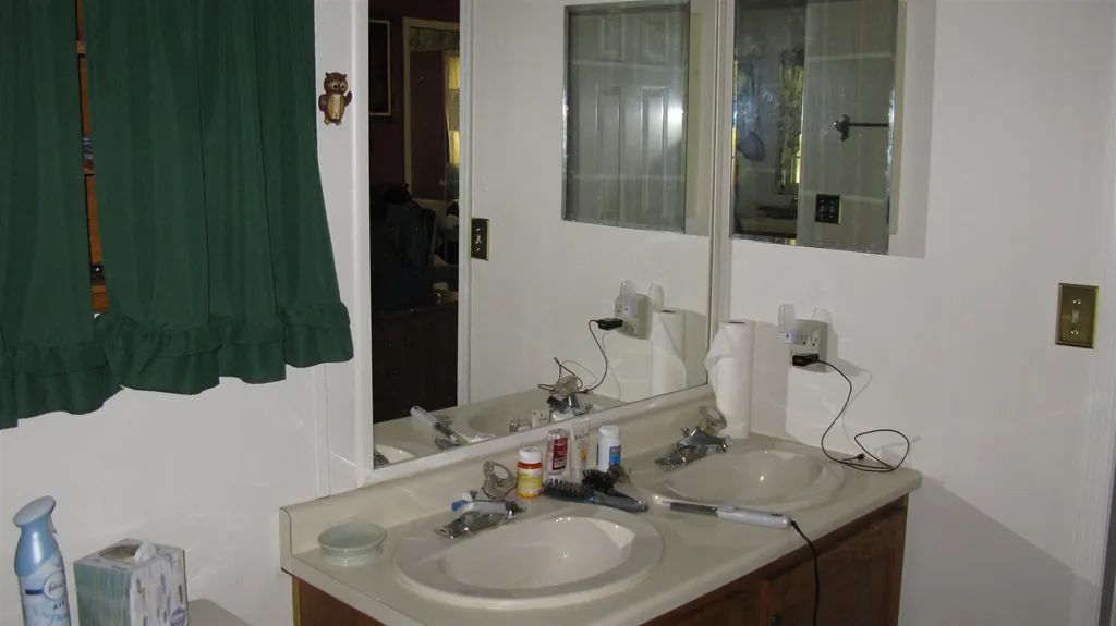 9 Gill Street Gorham NH 03581