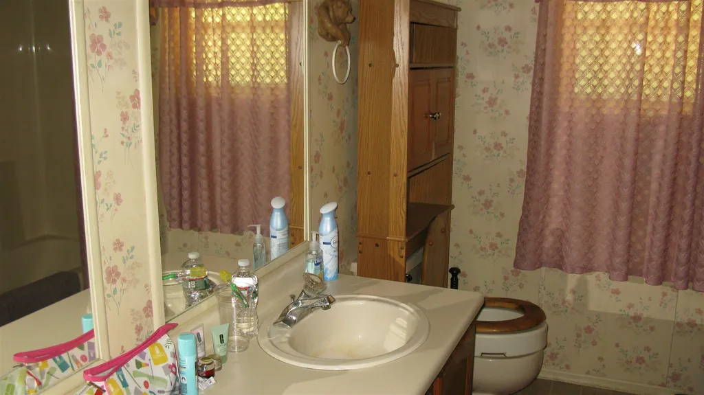 9 Gill Street Gorham NH 03581