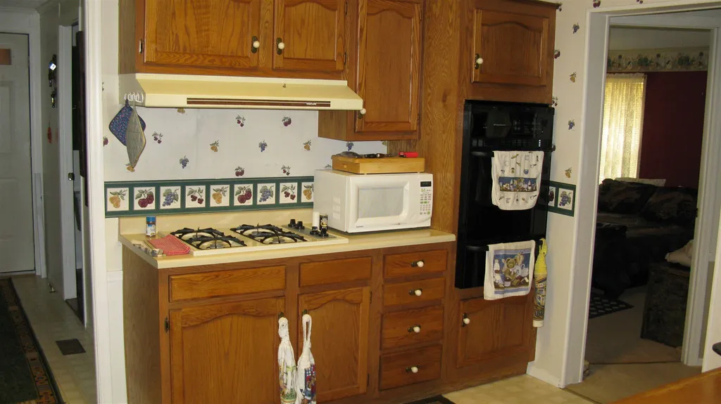 9 Gill Street Gorham NH 03581