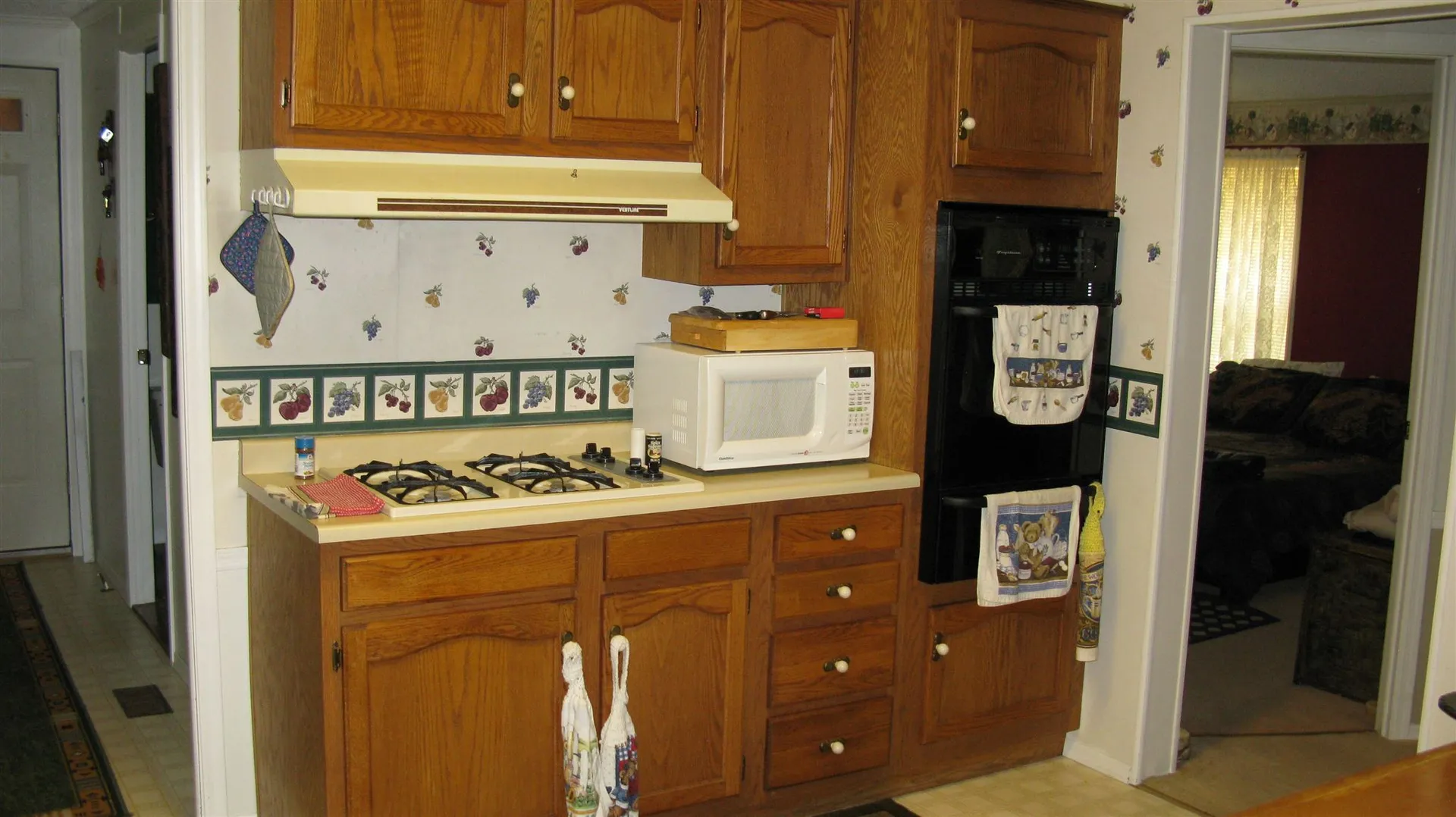 9 Gill Street Gorham NH 03581