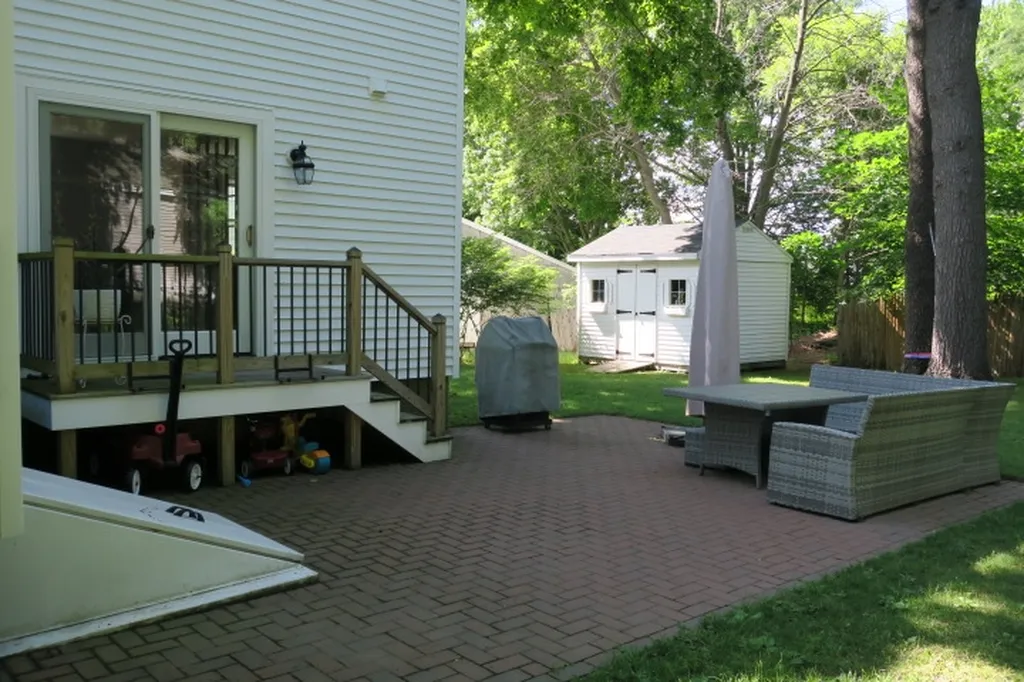 24 Auburn Street Exeter NH 03833