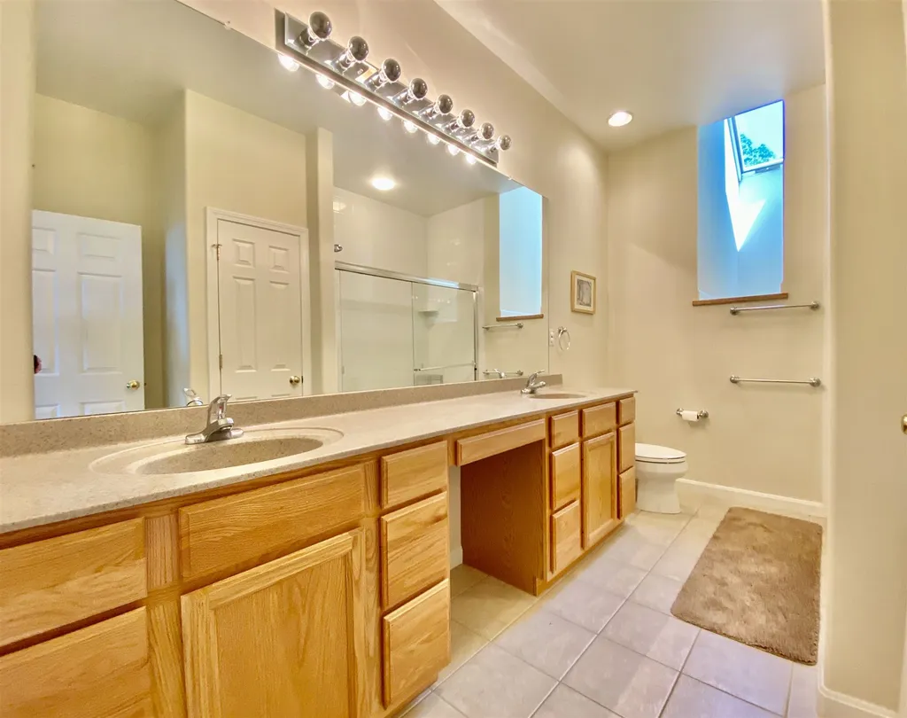 29 N Peak Village Newbury NH 03255