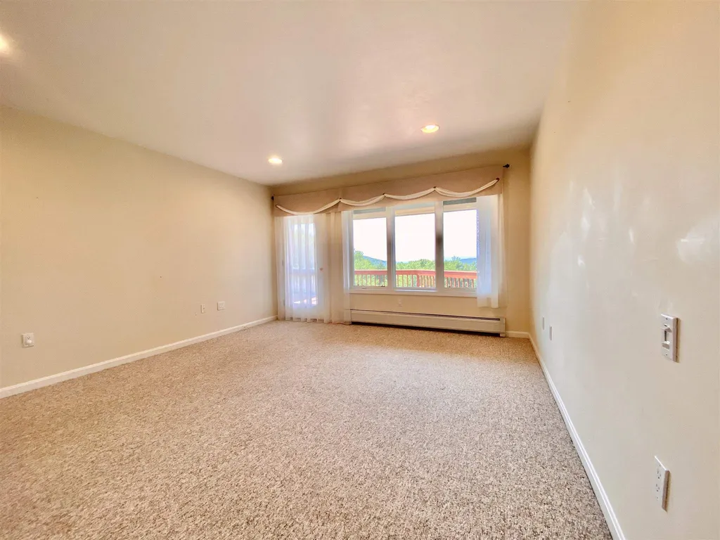 29 N Peak Village Newbury NH 03255
