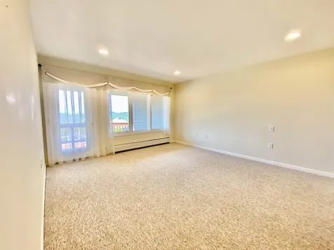 29 N Peak Village Newbury NH 03255