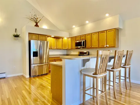 29 N Peak Village Newbury NH 03255