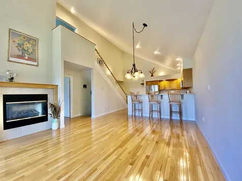 29 N Peak Village Newbury NH 03255