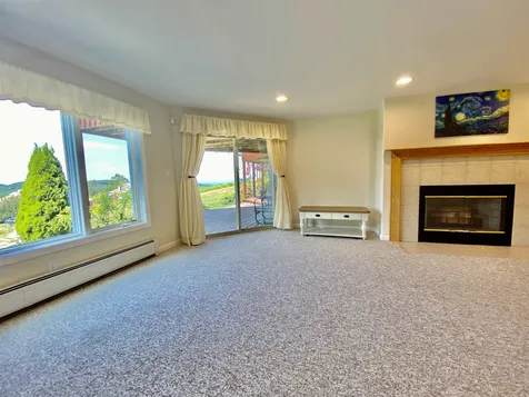 29 N Peak Village Newbury NH 03255