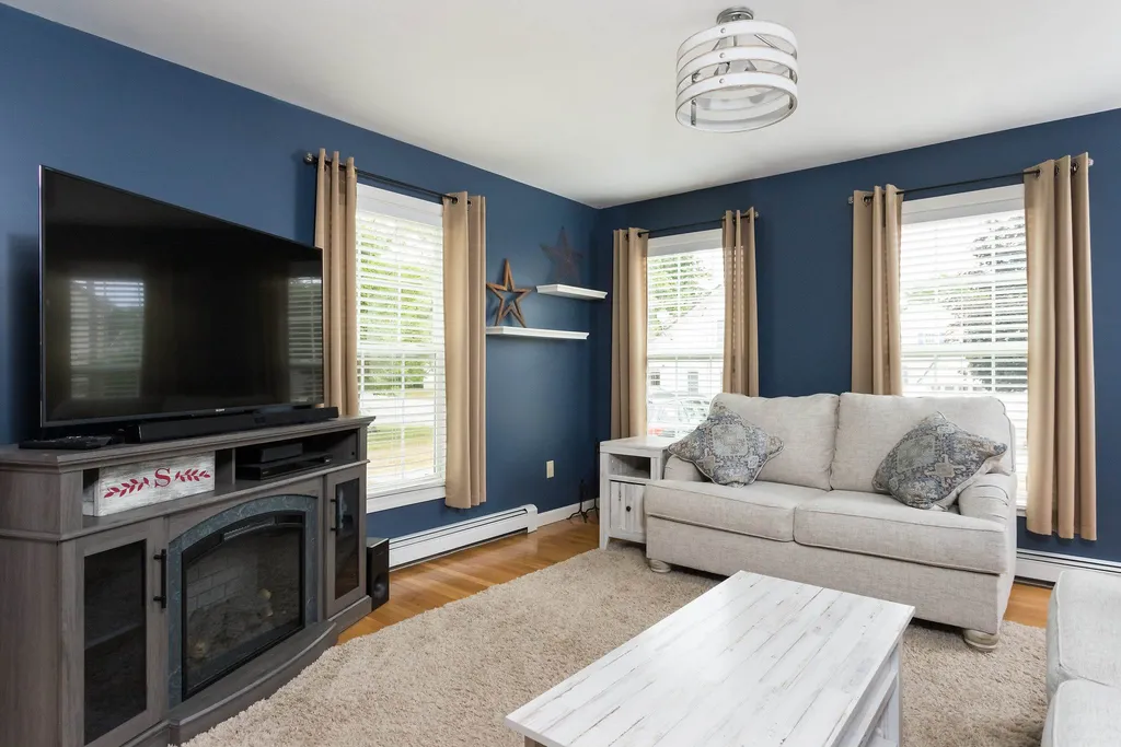 24 Cote Circle Raymond NH 03077