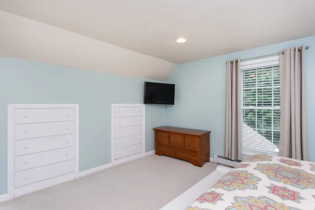 24 Cote Circle Raymond NH 03077