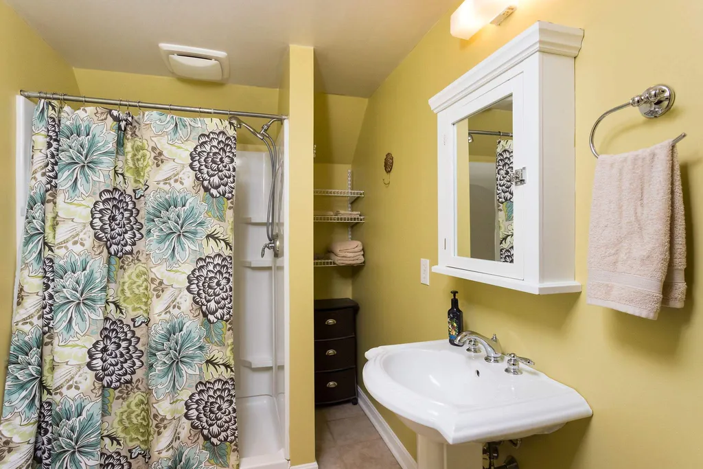 24 Cote Circle Raymond NH 03077