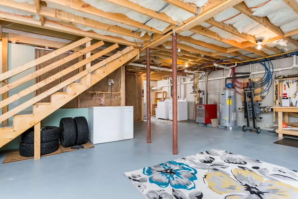 24 Cote Circle Raymond NH 03077