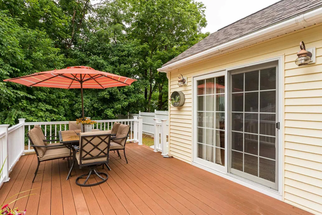 24 Cote Circle Raymond NH 03077