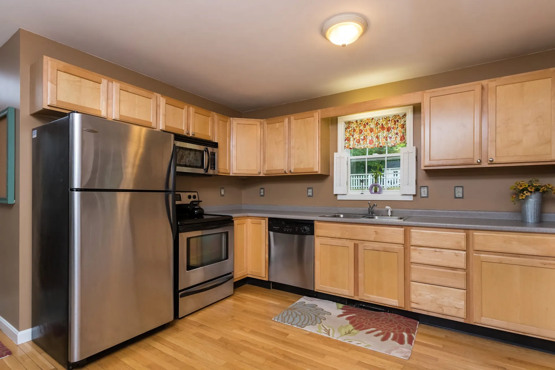 24 Cote Circle Raymond NH 03077