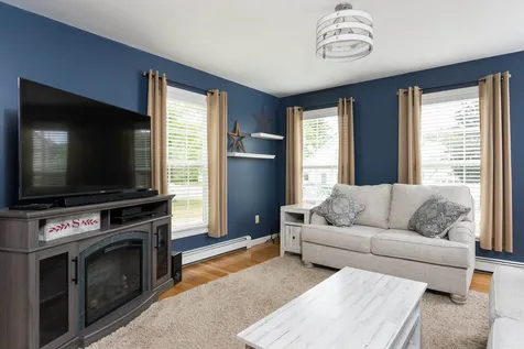 24 Cote Circle Raymond NH 03077