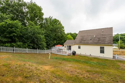 24 Cote Circle Raymond NH 03077