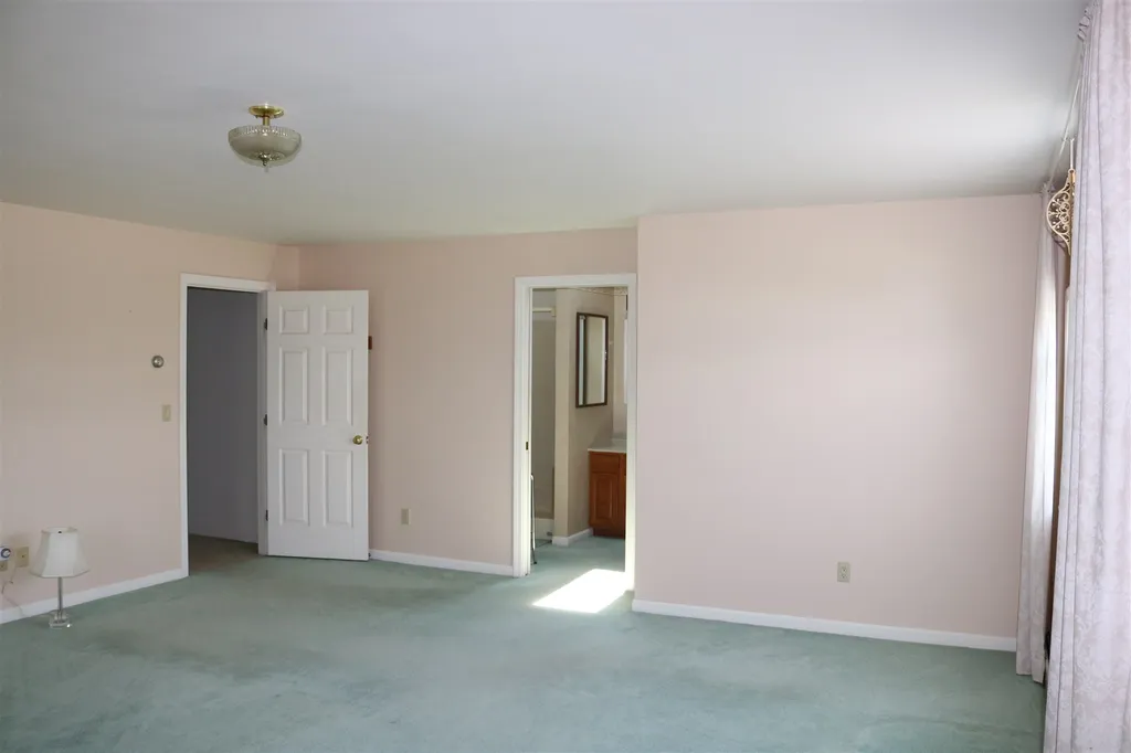 3890 Route 7 Ferrisburgh VT 05456