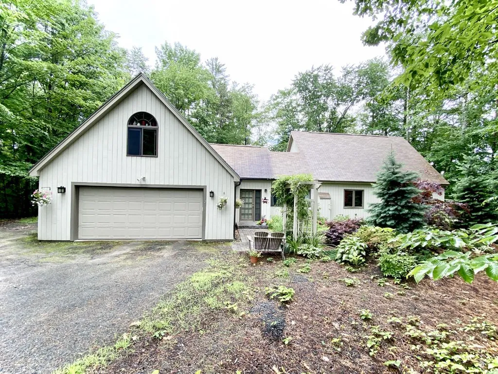 2 Lancelot Lane Bristol NH 03222