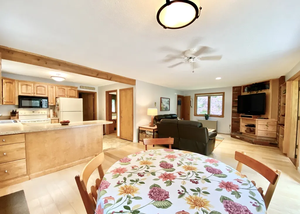 2 Lancelot Lane Bristol NH 03222