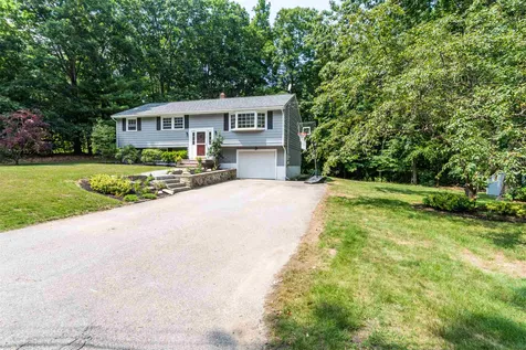 28 Summit Drive Atkinson NH 03811