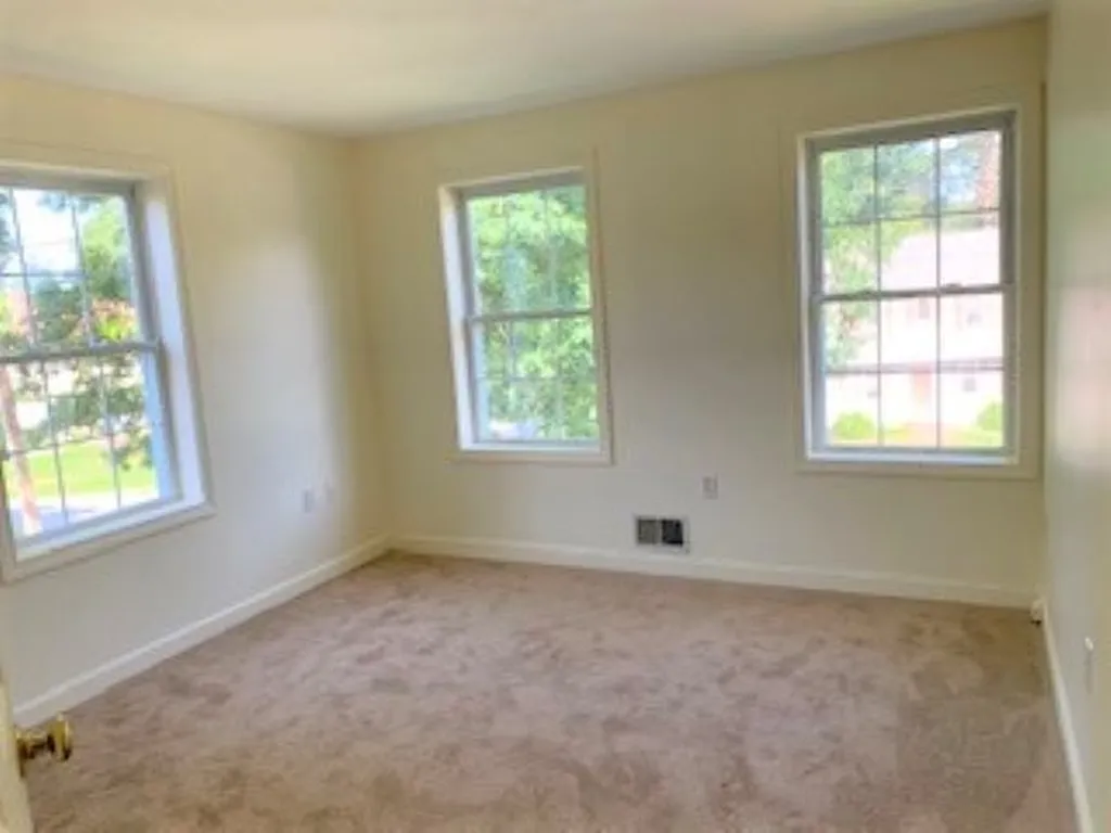 2 Smokey Lane Nashua NH 03062