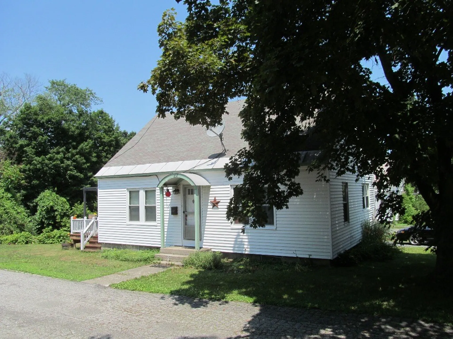 237 Pleasant Street Claremont NH 03743