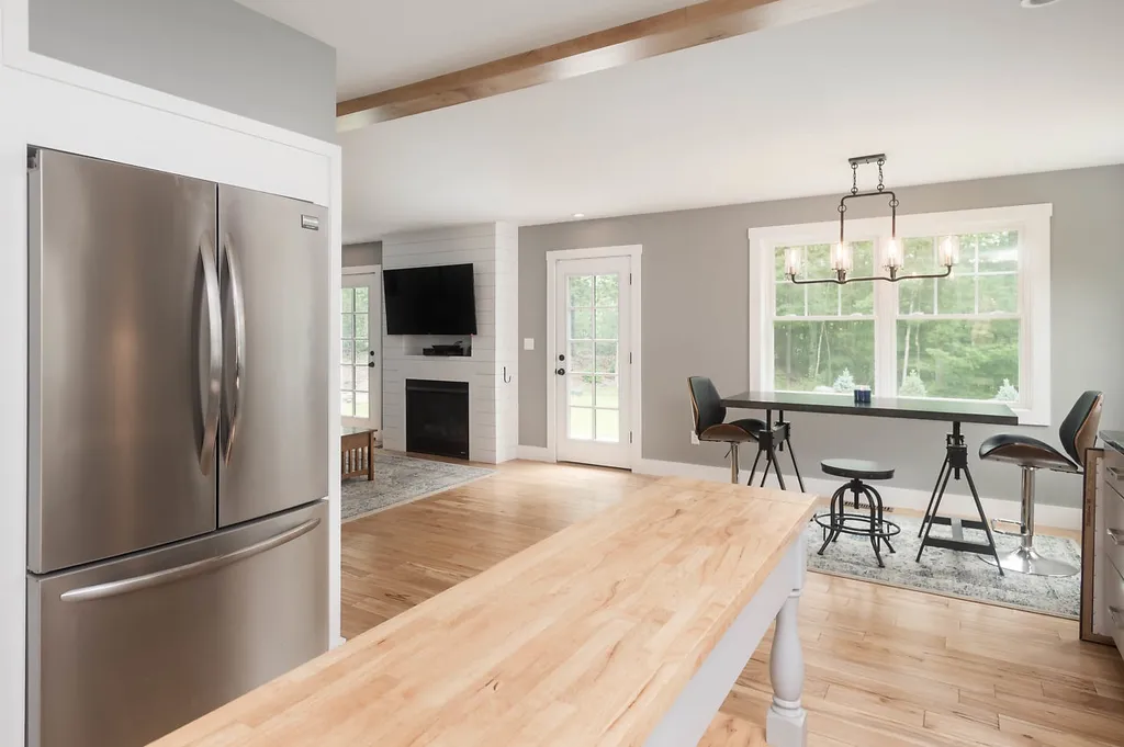 13 Chestnut Way Lee NH 03861