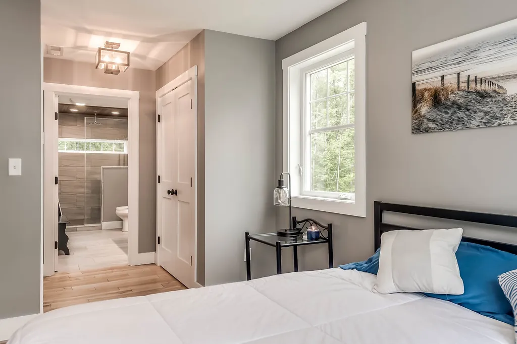 13 Chestnut Way Lee NH 03861