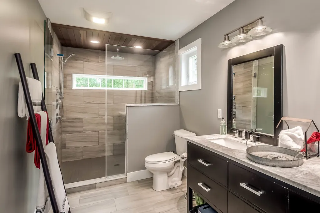 13 Chestnut Way Lee NH 03861
