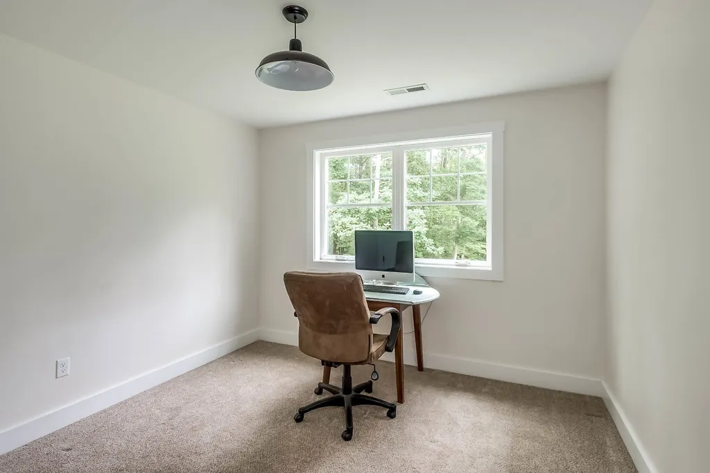 13 Chestnut Way Lee NH 03861