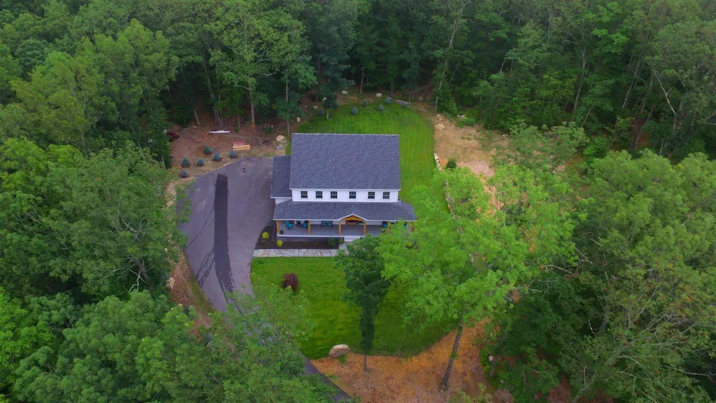 13 Chestnut Way Lee NH 03861
