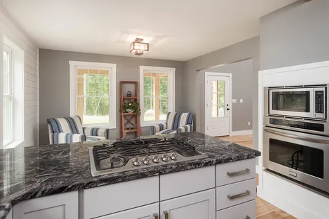 13 Chestnut Way Lee NH 03861