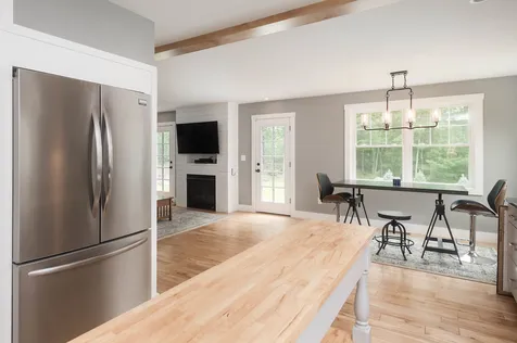 13 Chestnut Way Lee NH 03861