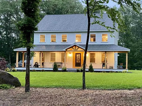 13 Chestnut Way Lee NH 03861
