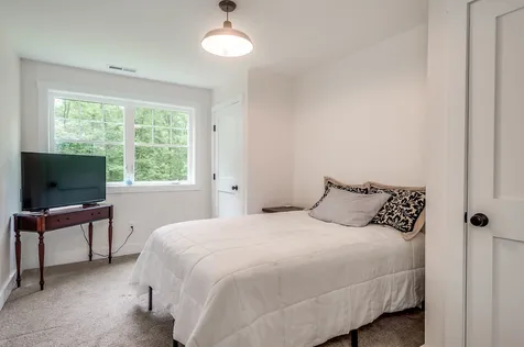 13 Chestnut Way Lee NH 03861
